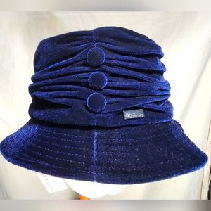 NWT Betmar Tanzanite hat is a velvet ruched bucket hat. Beautiful blue brand new